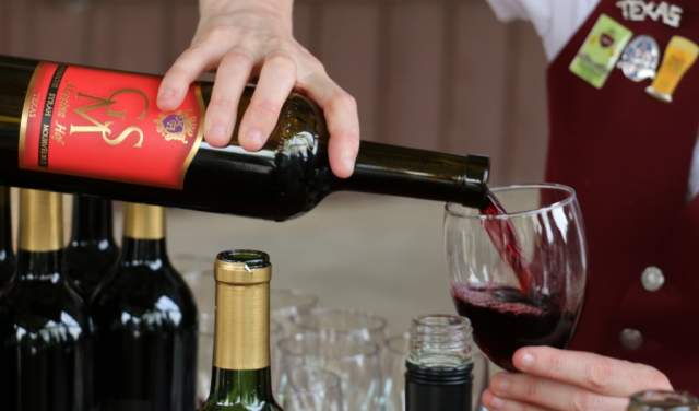 Wine Pouring Society